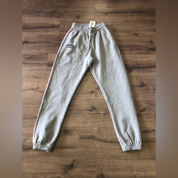 NWT KNIGHT SWIM CLUB SWEAT PANTS IN SIZE SMALL - Picture 2 of 6